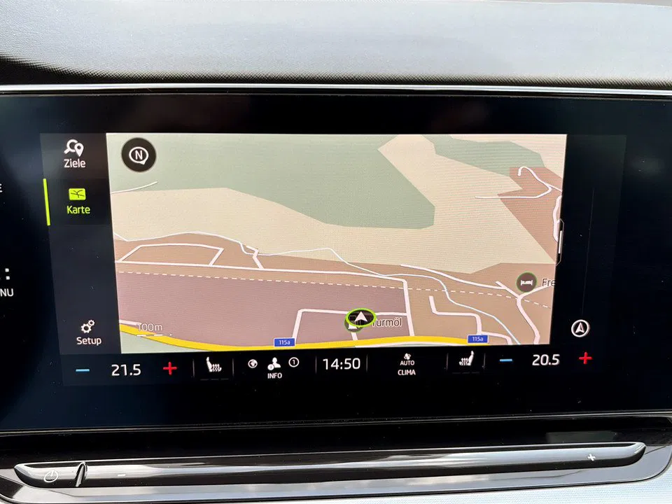 Skoda Octavia Combi 2.0 TDI | Bild 17 von 24