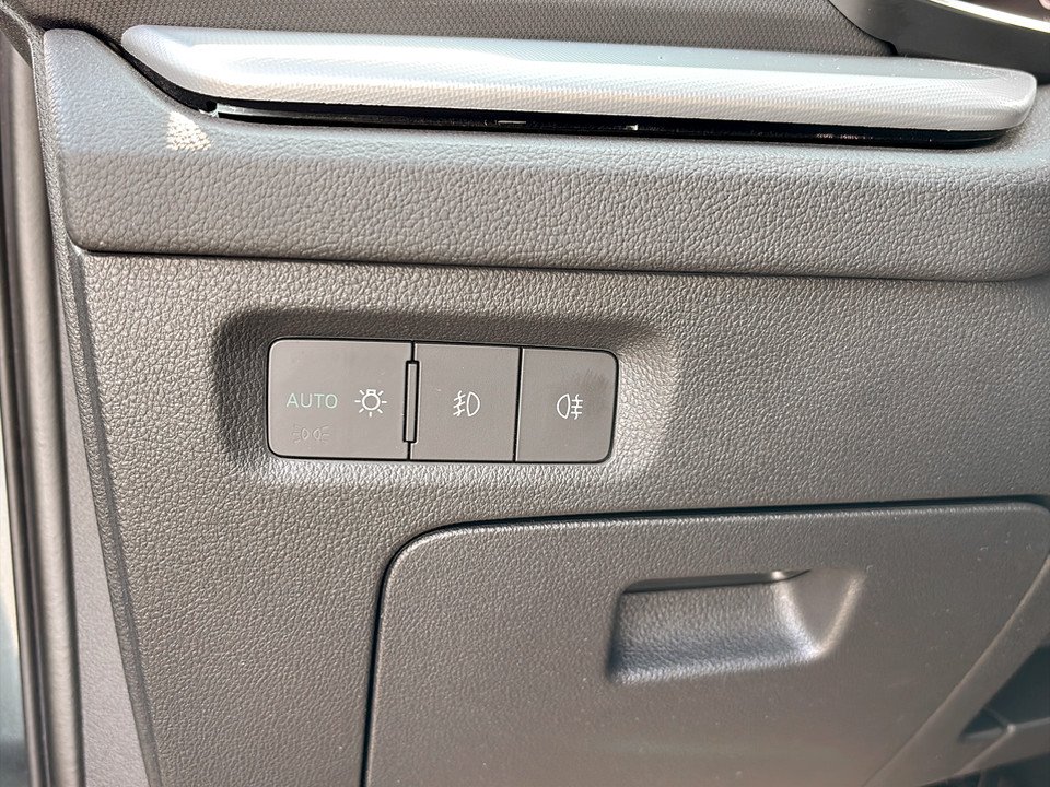 Skoda Octavia Combi 2.0 TDI | Bild 10 von 24
