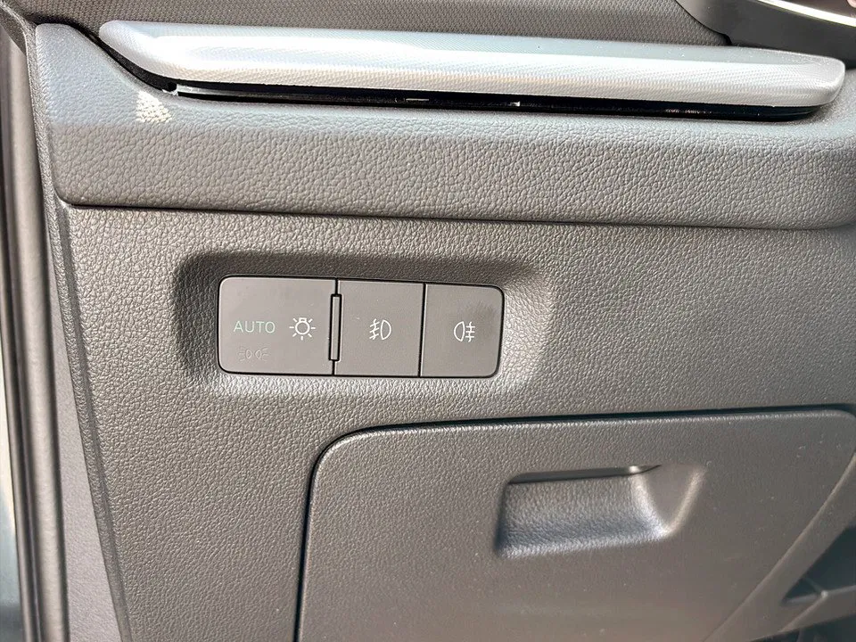 Skoda Octavia Combi 2.0 TDI | Bild 10 von 24