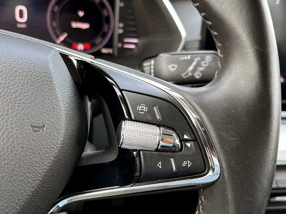Skoda Octavia Combi 2.0 TDI | Bild 15 von 24