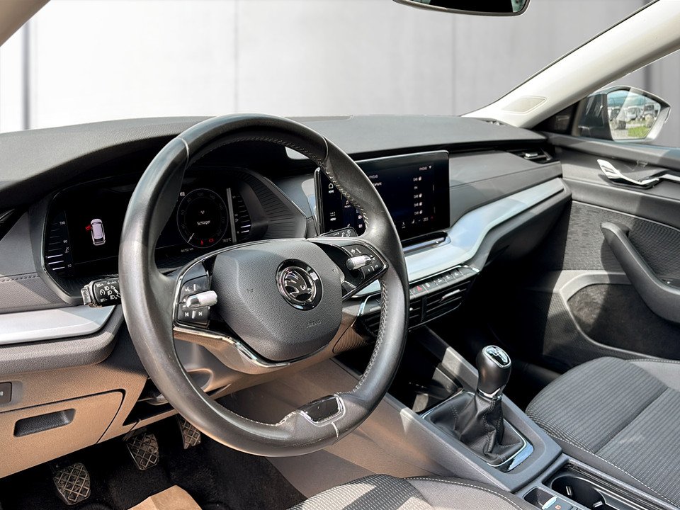 Skoda Octavia Combi 2.0 TDI | Bild 12 von 24