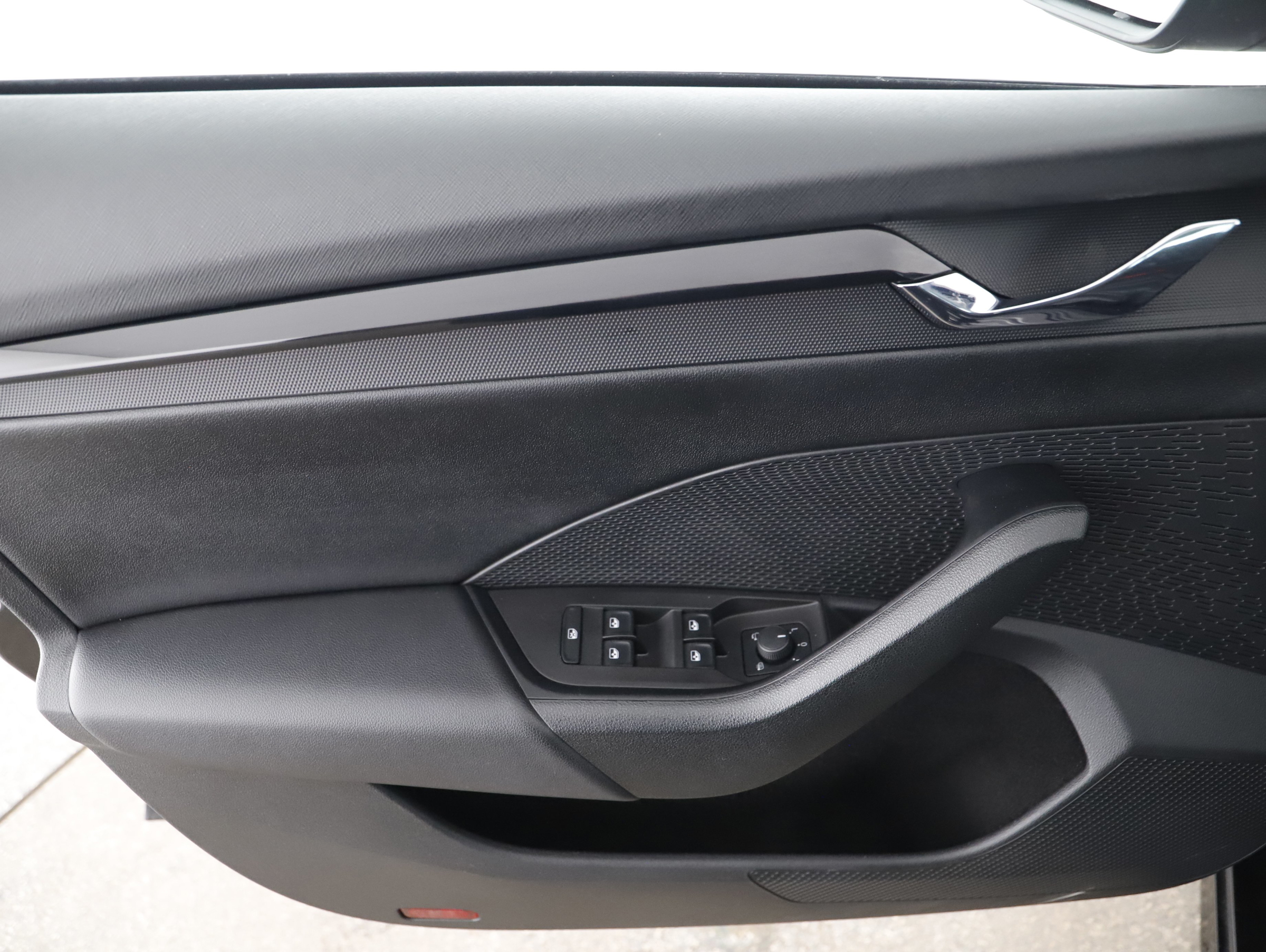 Skoda Octavia Combi 2.0 TDI Ambition | Bild 6 von 23