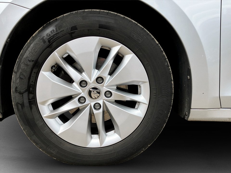 Skoda Octavia Combi 2.0 TDI Ambition | Bild 6 von 18