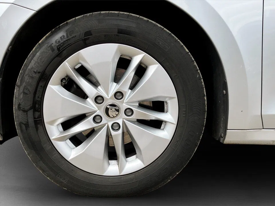 Skoda Octavia Combi 2.0 TDI Ambition | Bild 6 von 18