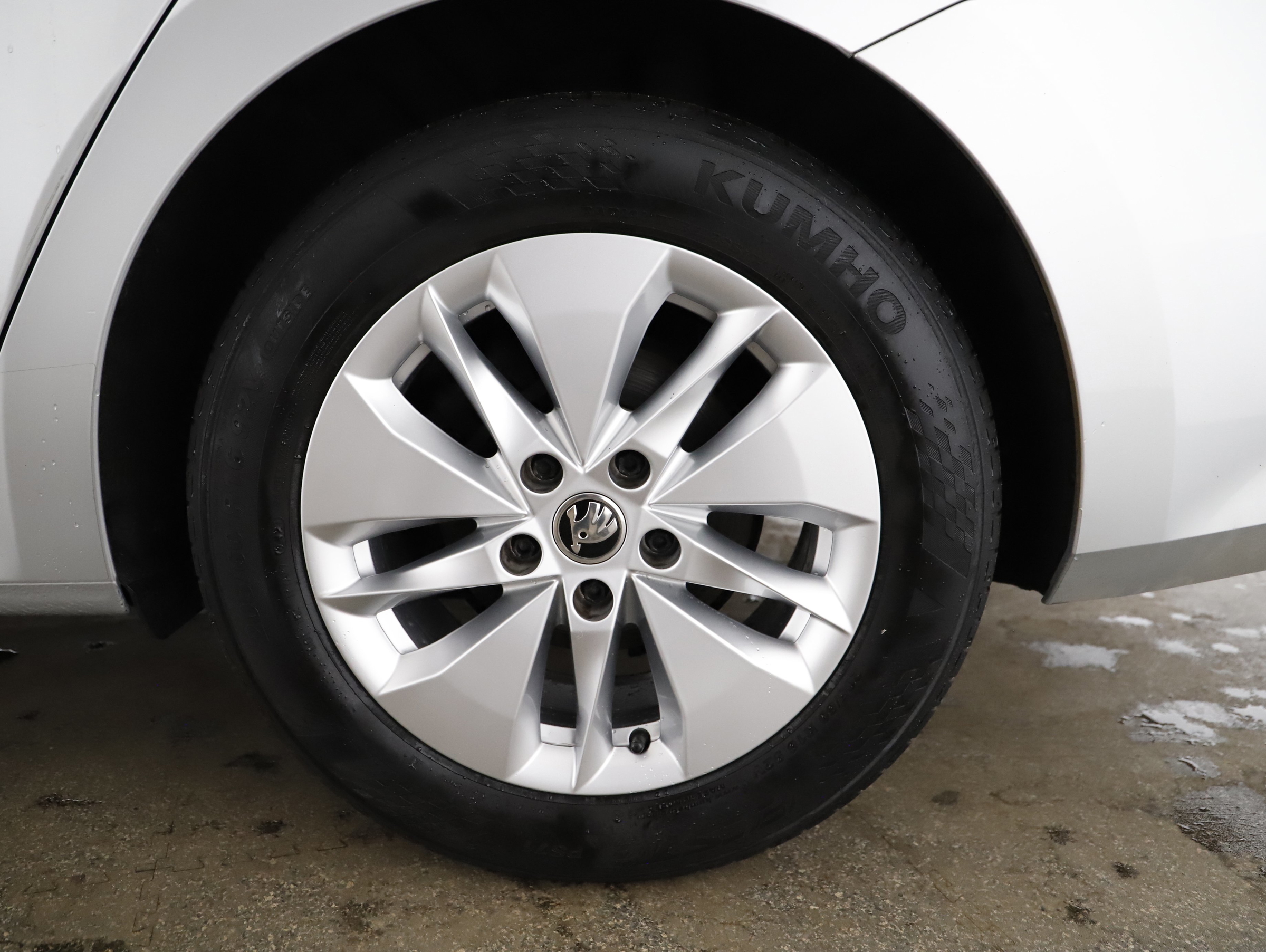 Skoda Octavia Combi 2.0 TDI Ambition | Bild 29 von 31