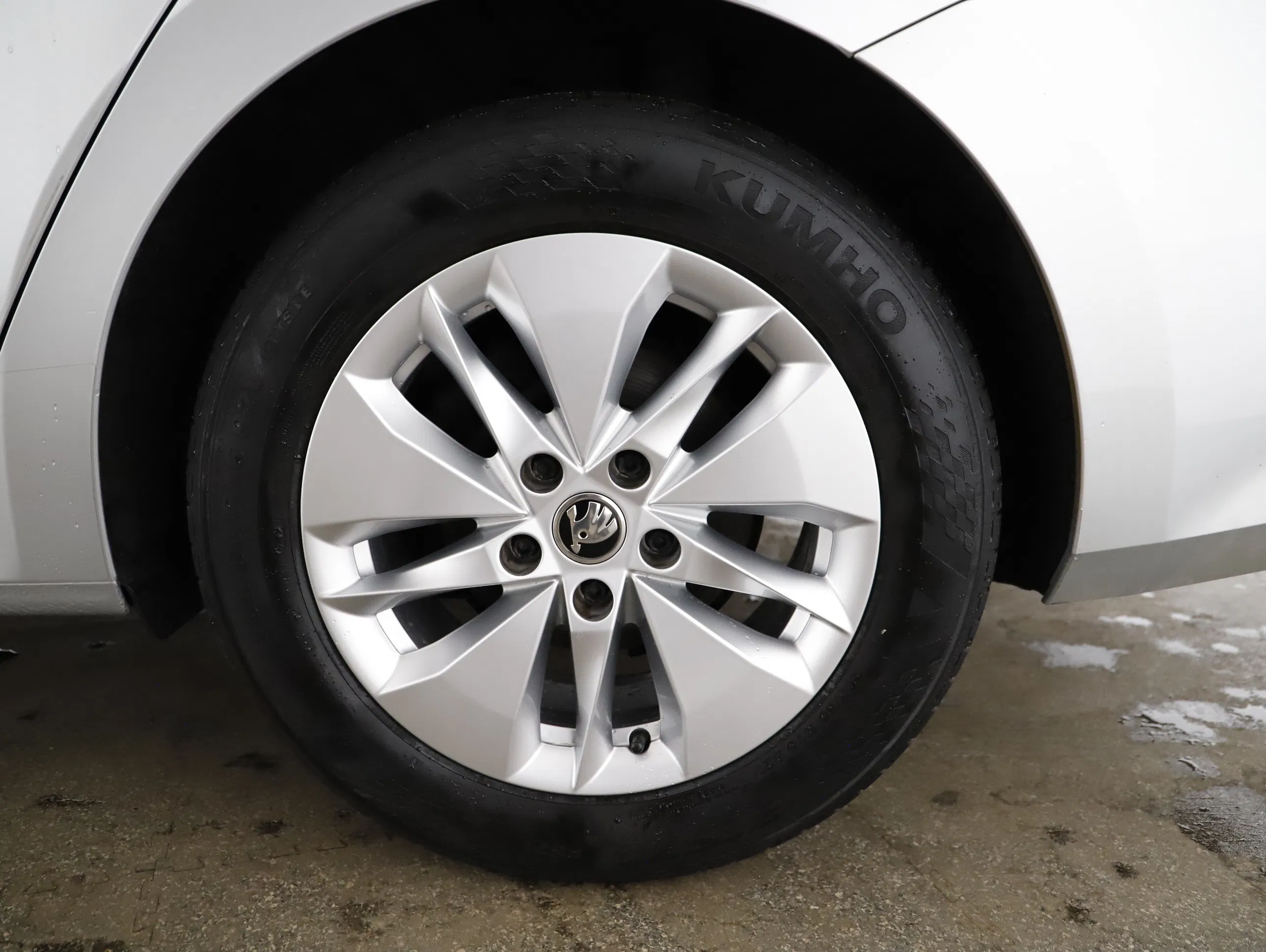 Skoda Octavia Combi 2.0 TDI Ambition | Bild 29 von 31