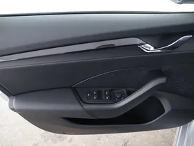 Skoda Octavia Combi 2.0 TDI Ambition | Thumbnail 10 von 31