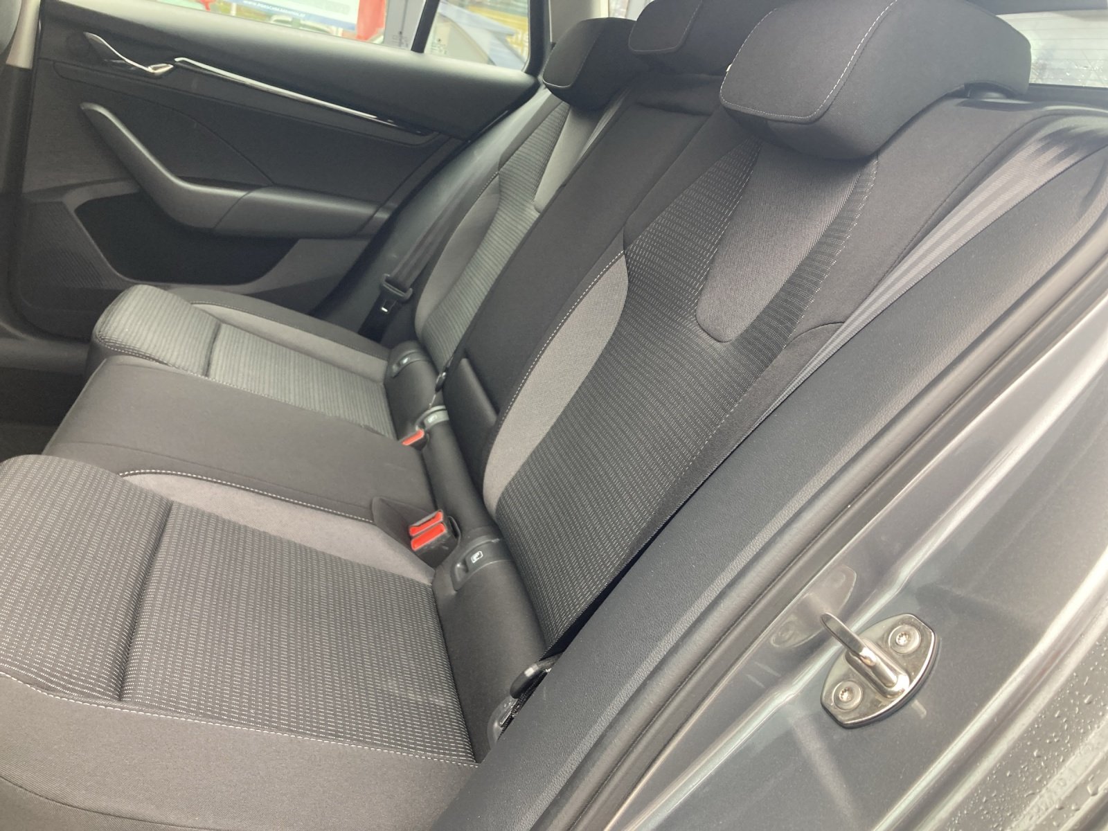 Skoda Octavia Combi 2.0 TDI Ambition | Bild 15 von 21