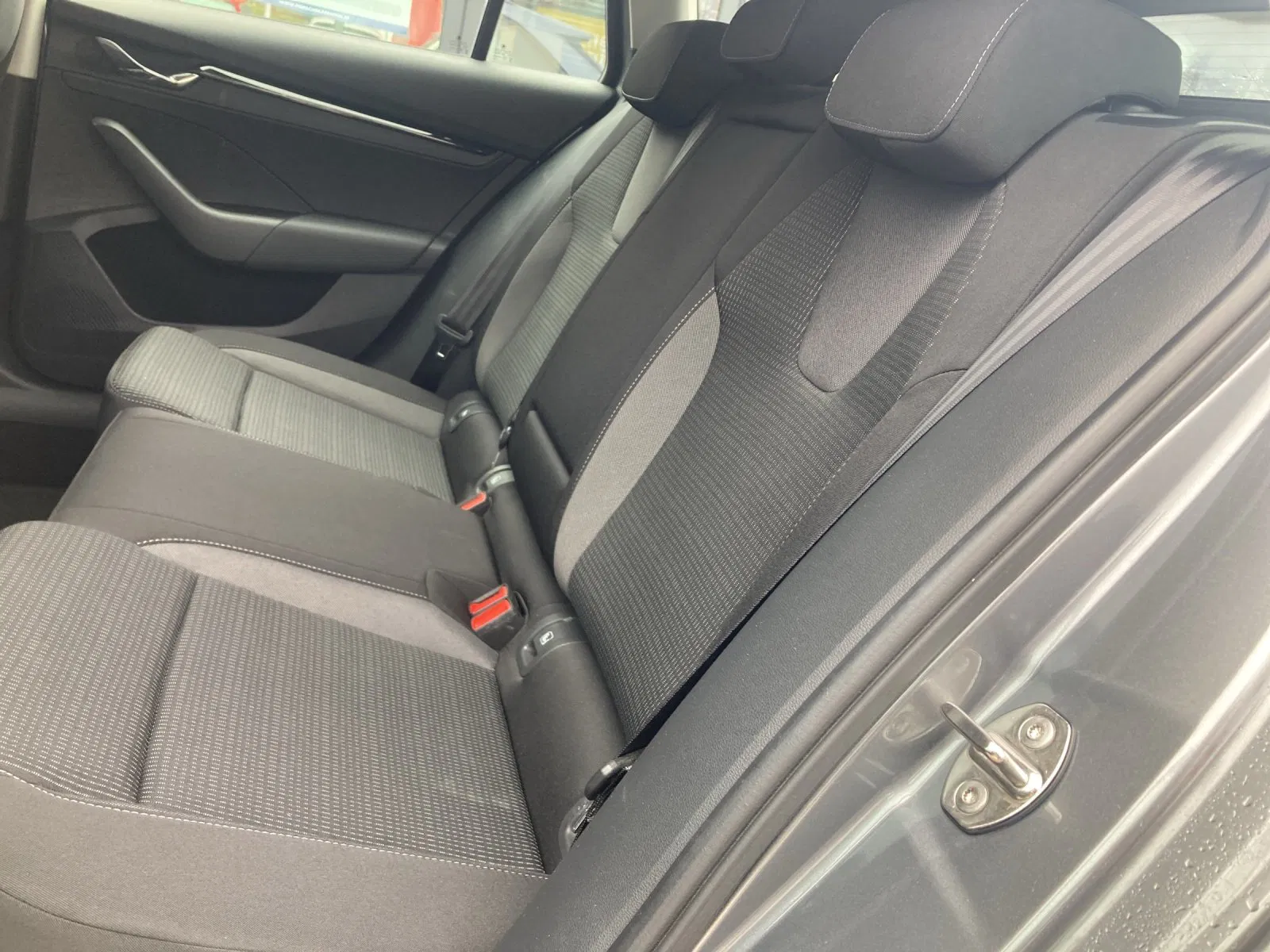 Skoda Octavia Combi 2.0 TDI Ambition | Bild 15 von 21