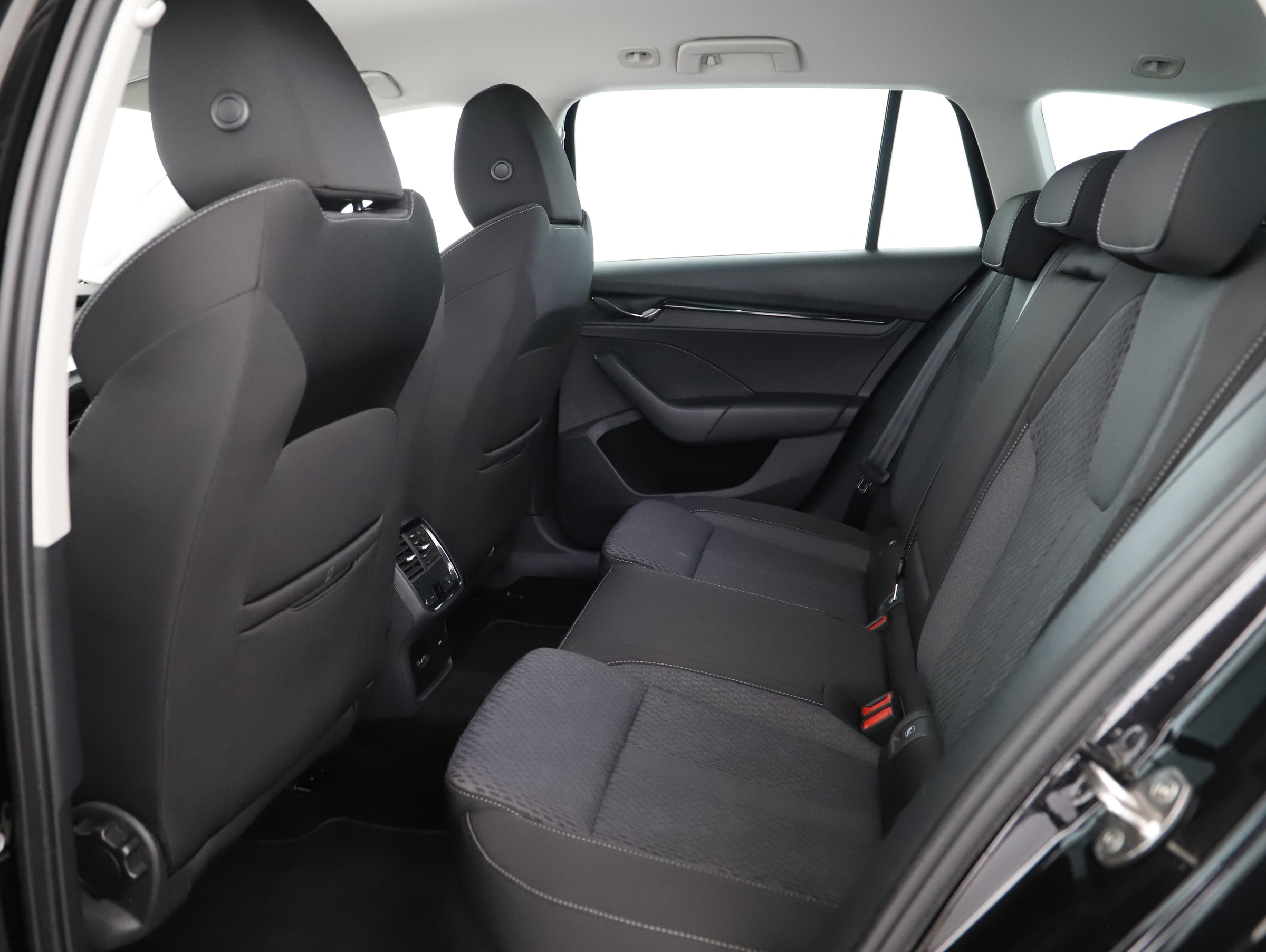 Skoda Octavia Combi 2.0 TDI Ambition | Bild 18 von 21