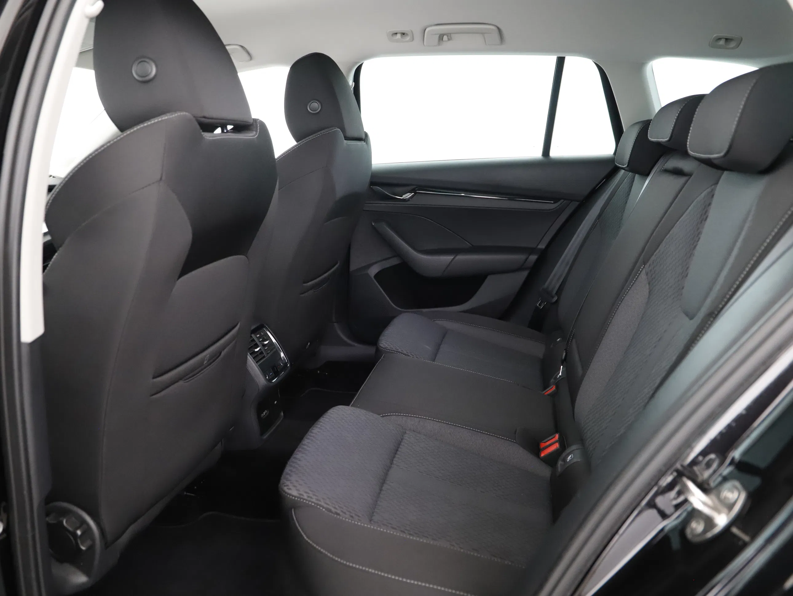 Skoda Octavia Combi 2.0 TDI Ambition | Bild 18 von 21