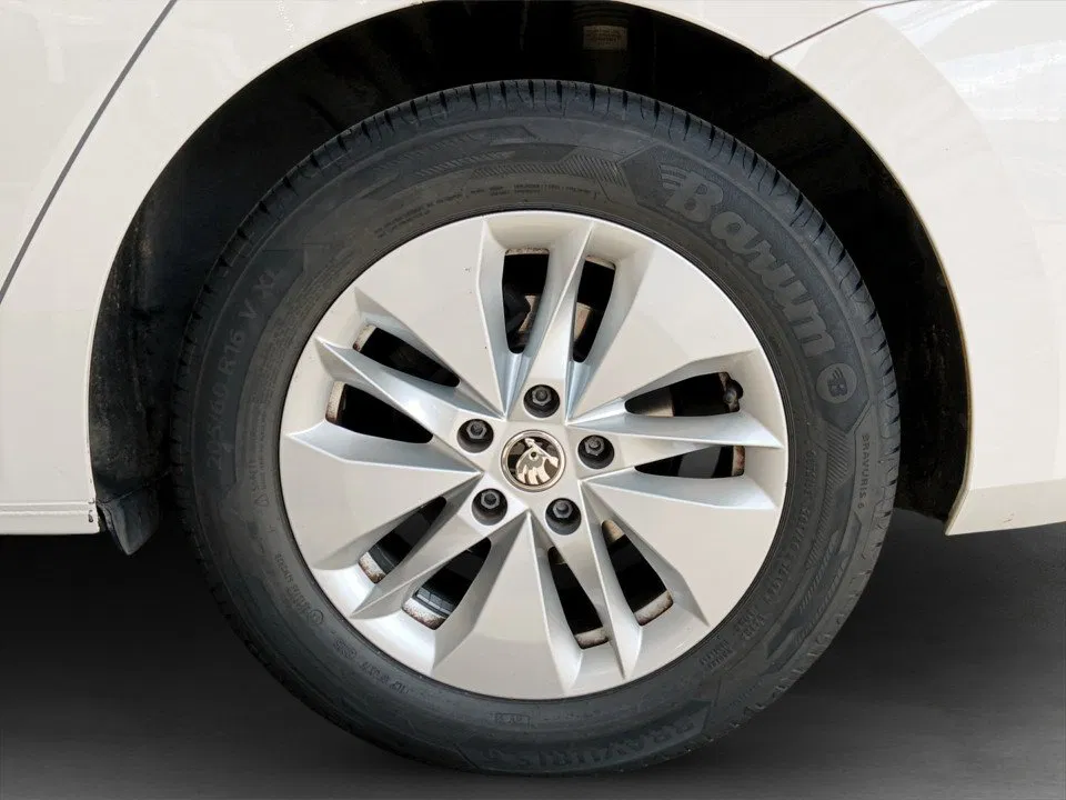 Skoda Octavia Combi 2.0 TDI DSG Ambition | Bild 6 von 22