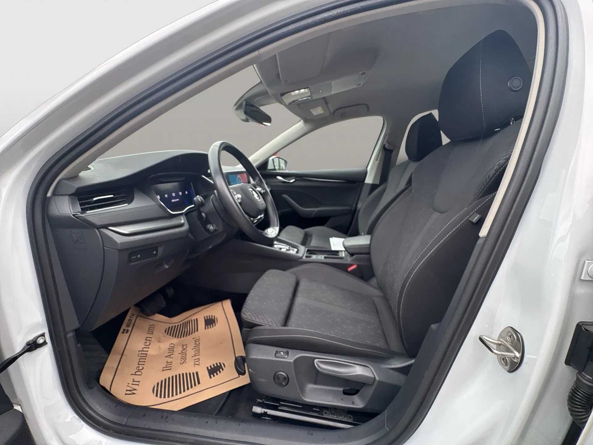 Skoda Octavia Combi 2.0 TDI Ambition | Bild 10 von 24