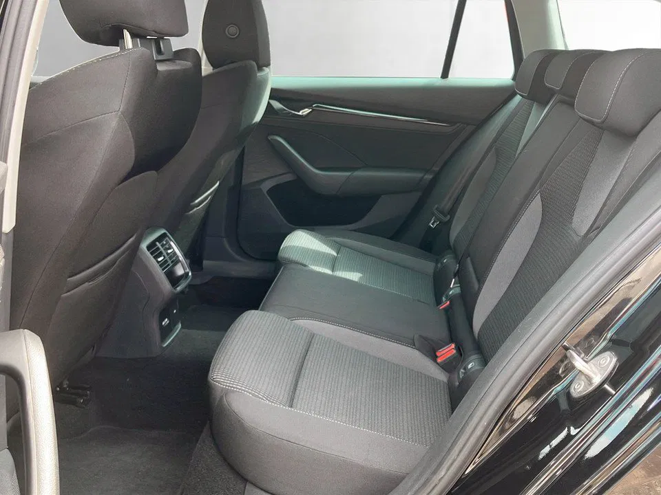 Skoda Octavia Combi 2.0 TDI Ambition | Bild 18 von 25