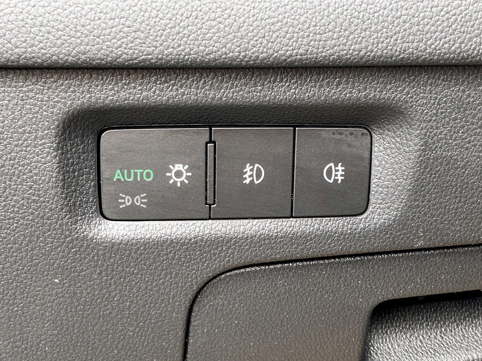 Skoda Octavia Combi 2.0 TDI Ambition | Bild 21 von 25