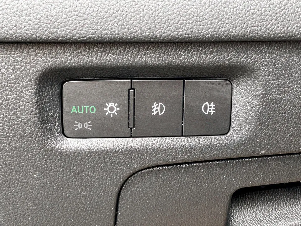 Skoda Octavia Combi 2.0 TDI Ambition | Bild 21 von 25