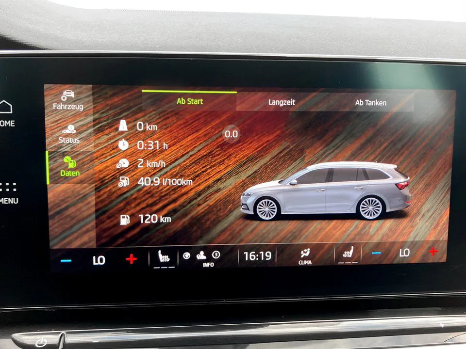 Skoda Octavia Combi 2.0 TDI Ambition | Bild 24 von 25