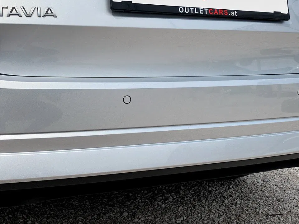 Skoda Octavia Combi 2.0 TDI Ambition | Bild 14 von 24