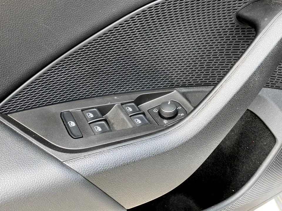 Skoda Octavia Combi 2.0 TDI Ambition | Bild 17 von 24