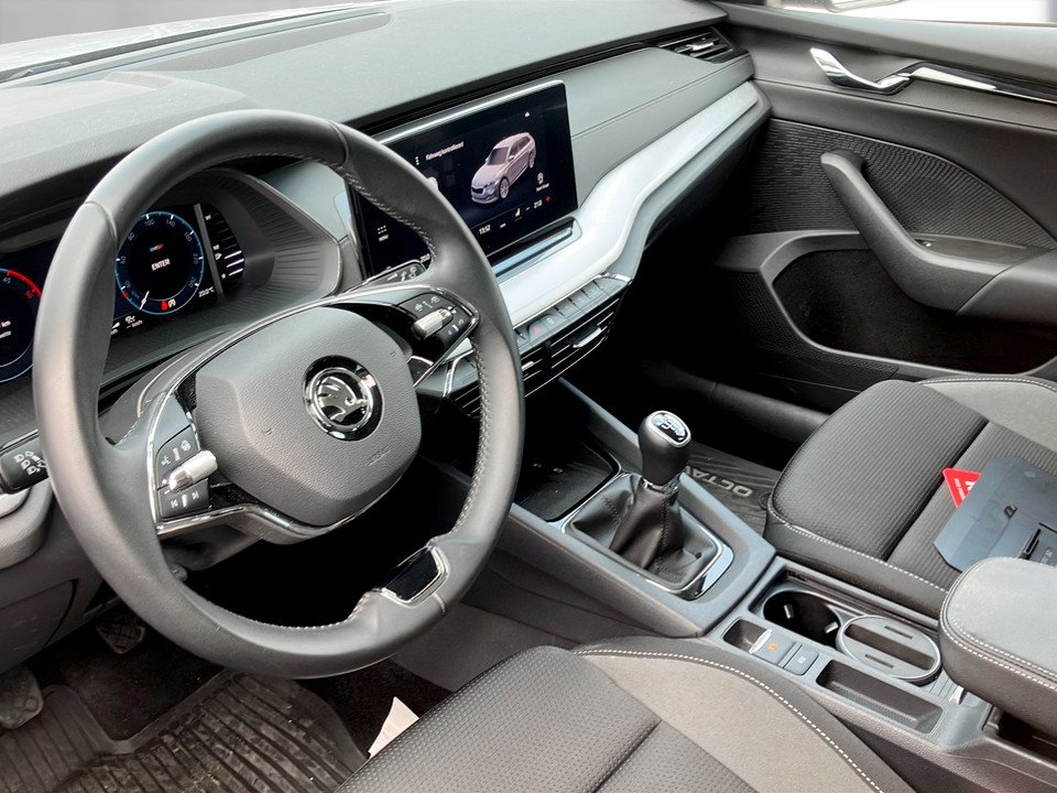 Skoda Octavia Combi 2.0 TDI Ambition | Bild 6 von 24