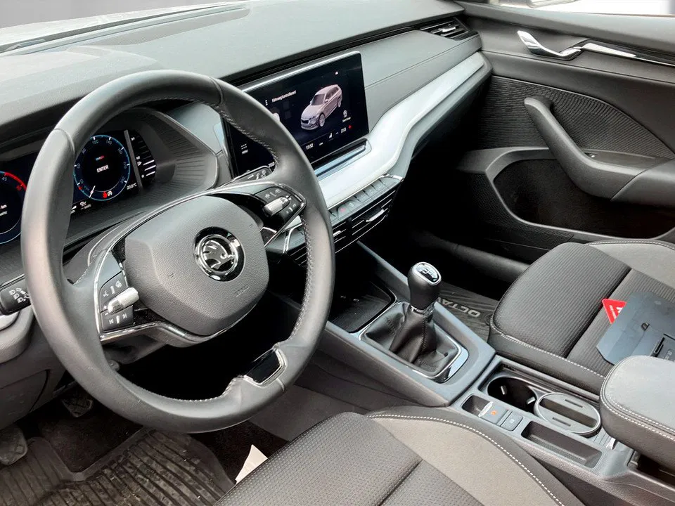 Skoda Octavia Combi 2.0 TDI Ambition | Bild 6 von 24