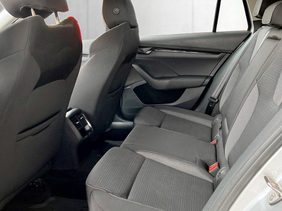 Skoda Octavia Combi 2.0 TDI Ambition | Bild 18 von 19