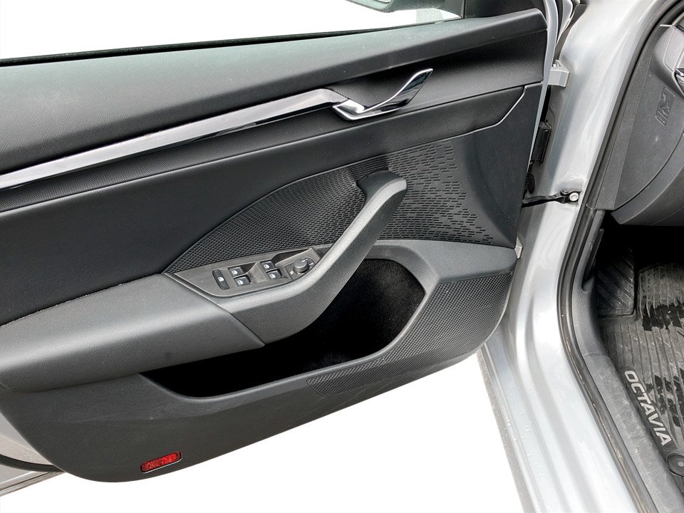 Skoda Octavia Combi 2.0 TDI Ambition | Bild 7 von 19