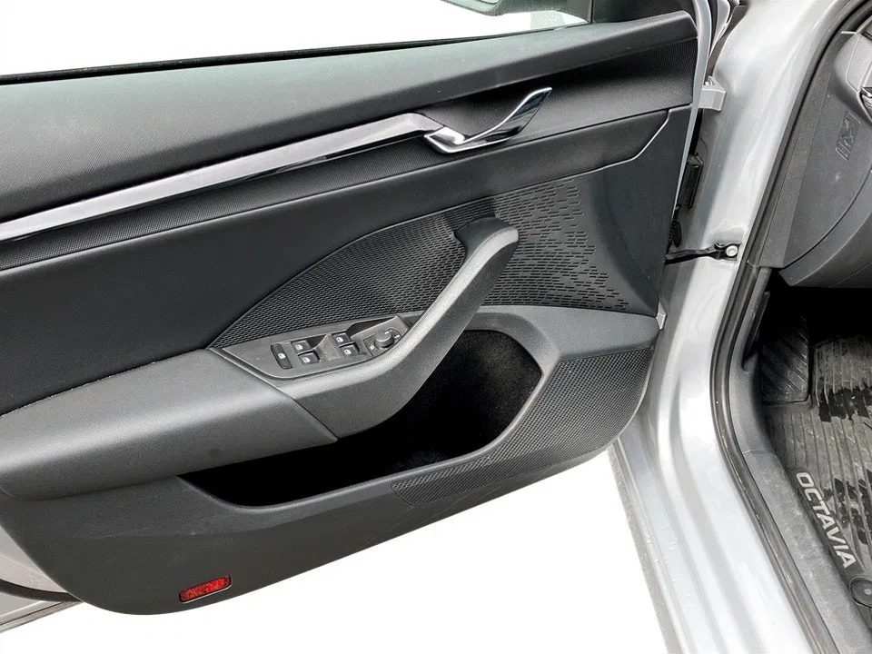 Skoda Octavia Combi 2.0 TDI Ambition | Bild 7 von 19