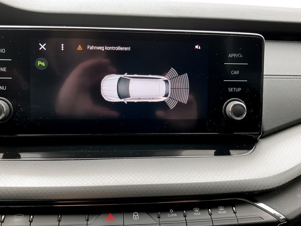 Skoda Octavia Combi 2.0 TDI Ambition | Bild 13 von 19