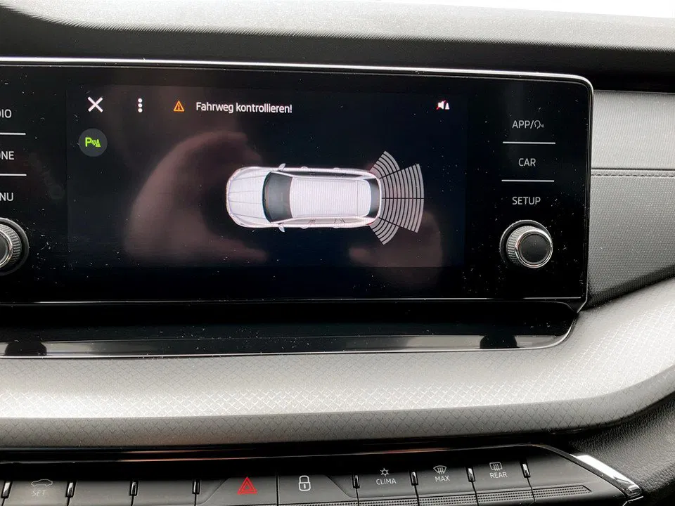 Skoda Octavia Combi 2.0 TDI Ambition | Bild 13 von 19