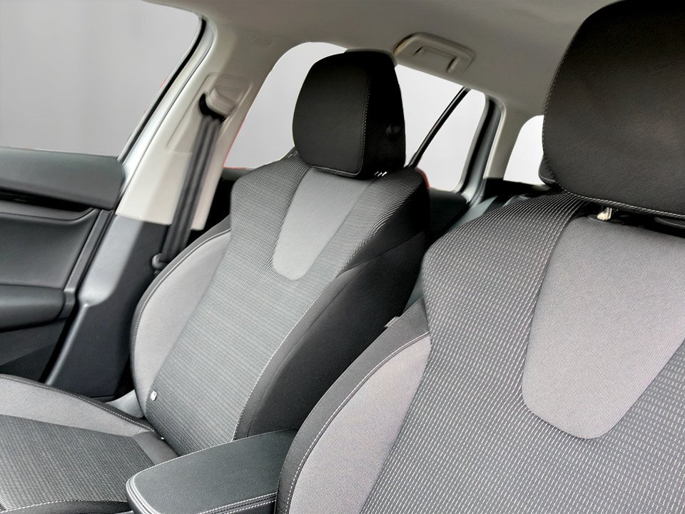 Skoda Octavia Combi 2.0 TDI Ambition | Bild 16 von 19