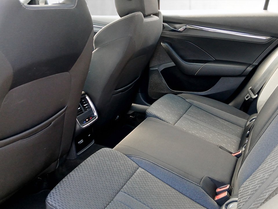 Skoda Octavia Combi TDI DSG Style | Bild 12 von 24