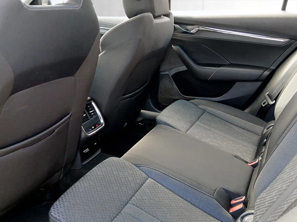 Skoda Octavia Combi TDI DSG Style | Bild 12 von 24