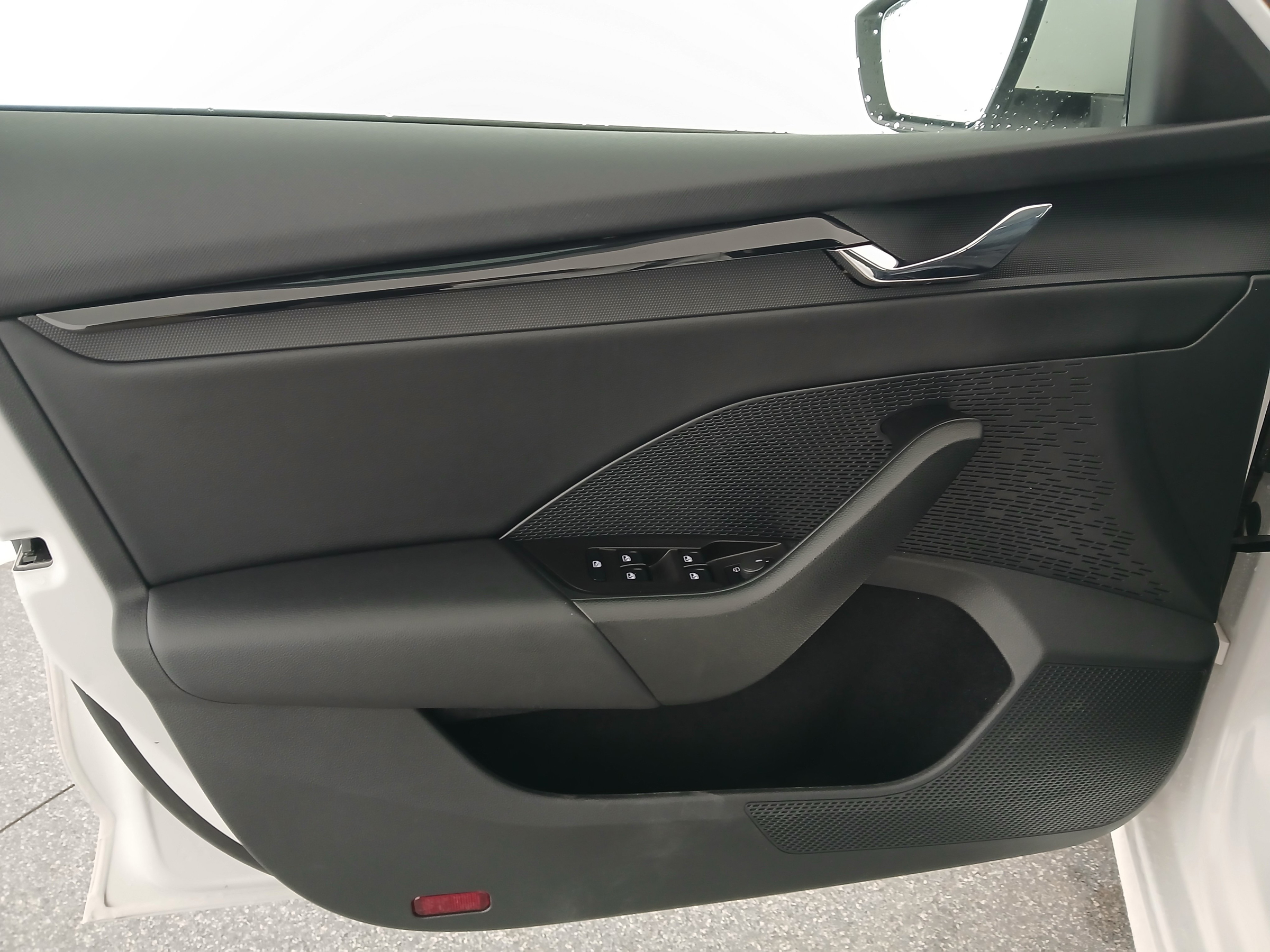 Skoda Octavia Combi 2.0 TDI Ambition | Bild 11 von 28