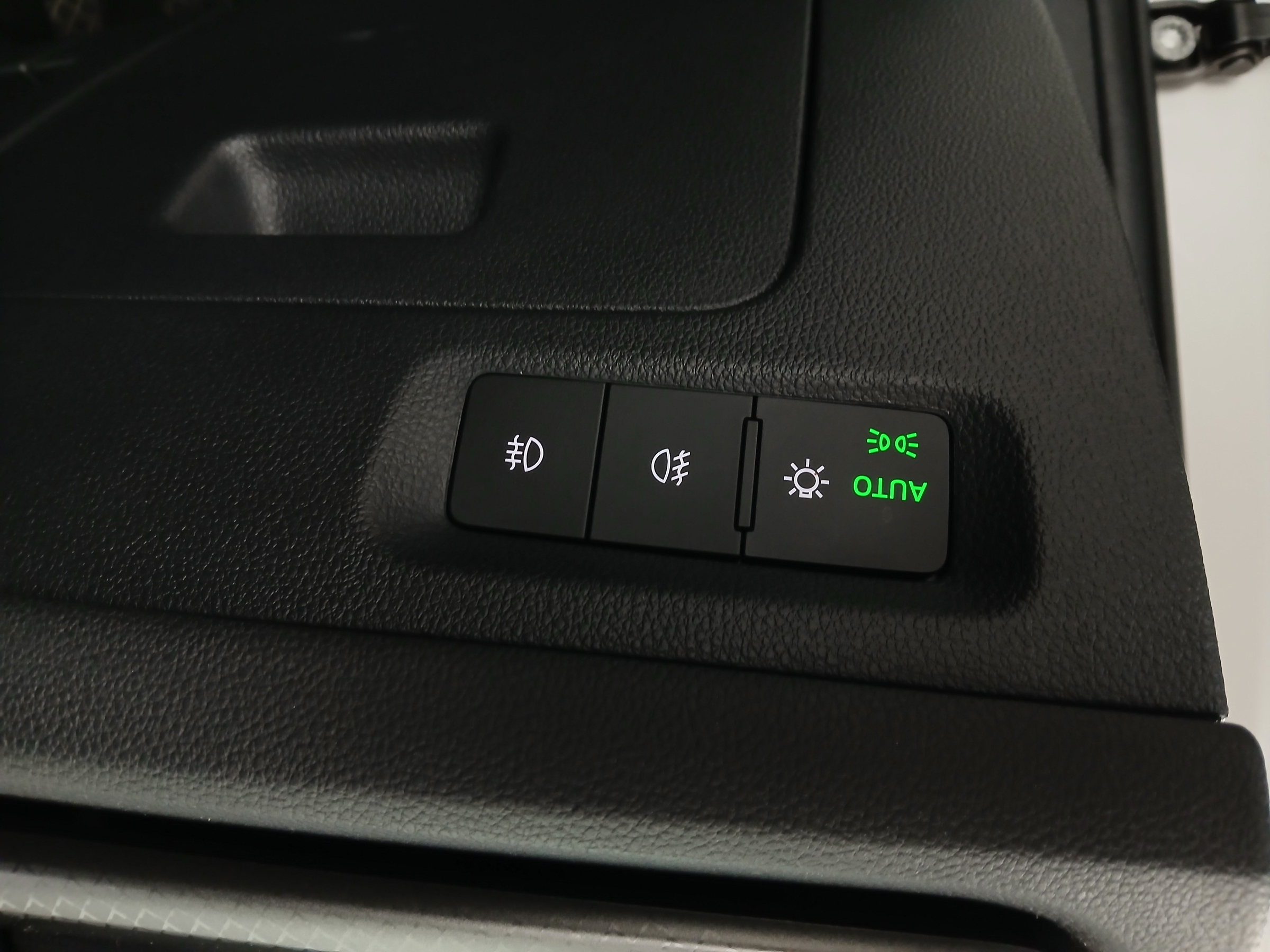 Skoda Octavia Combi 2.0 TDI Ambition | Bild 13 von 28