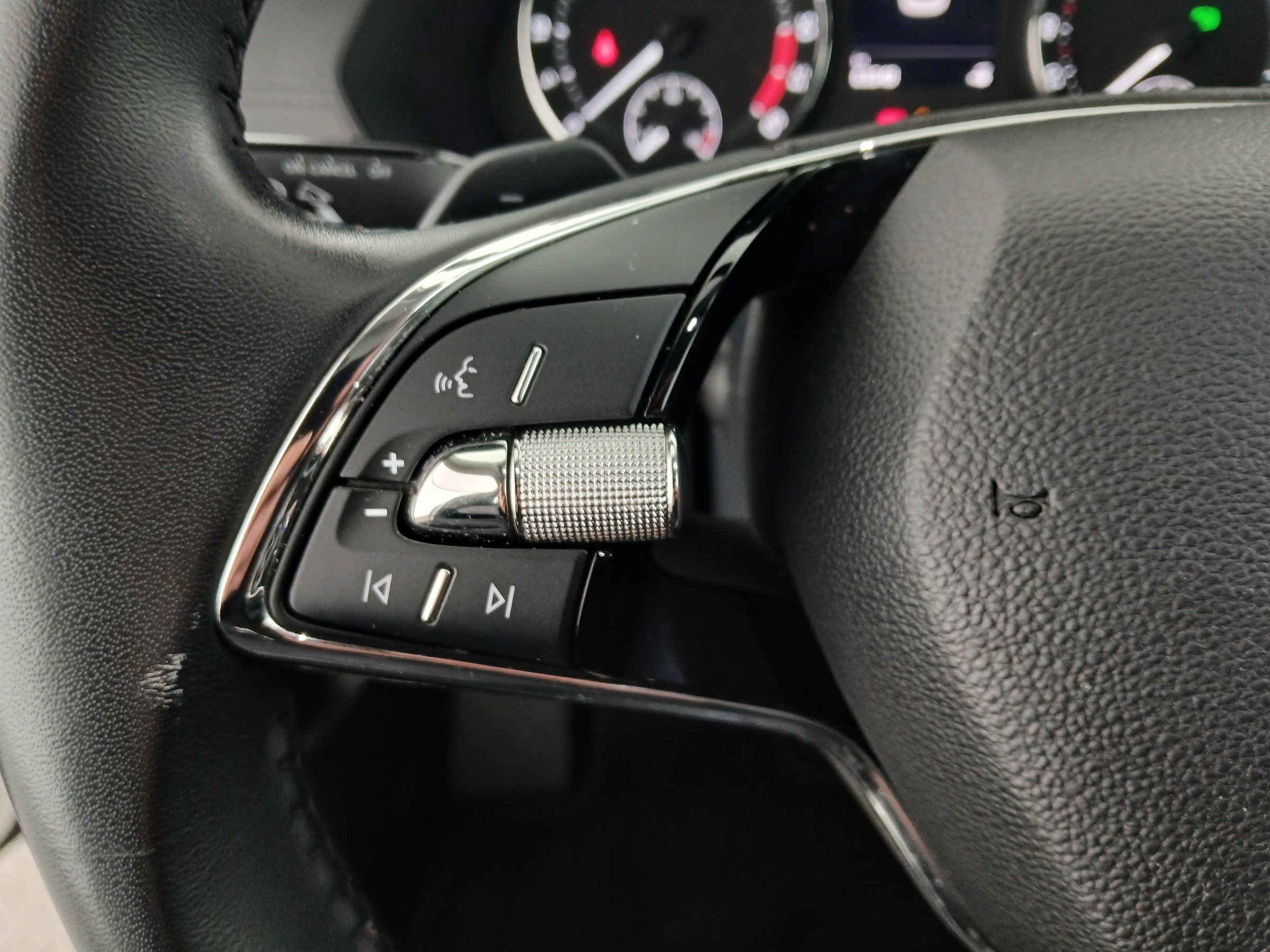 Skoda Octavia Combi 2.0 TDI Ambition | Bild 17 von 28