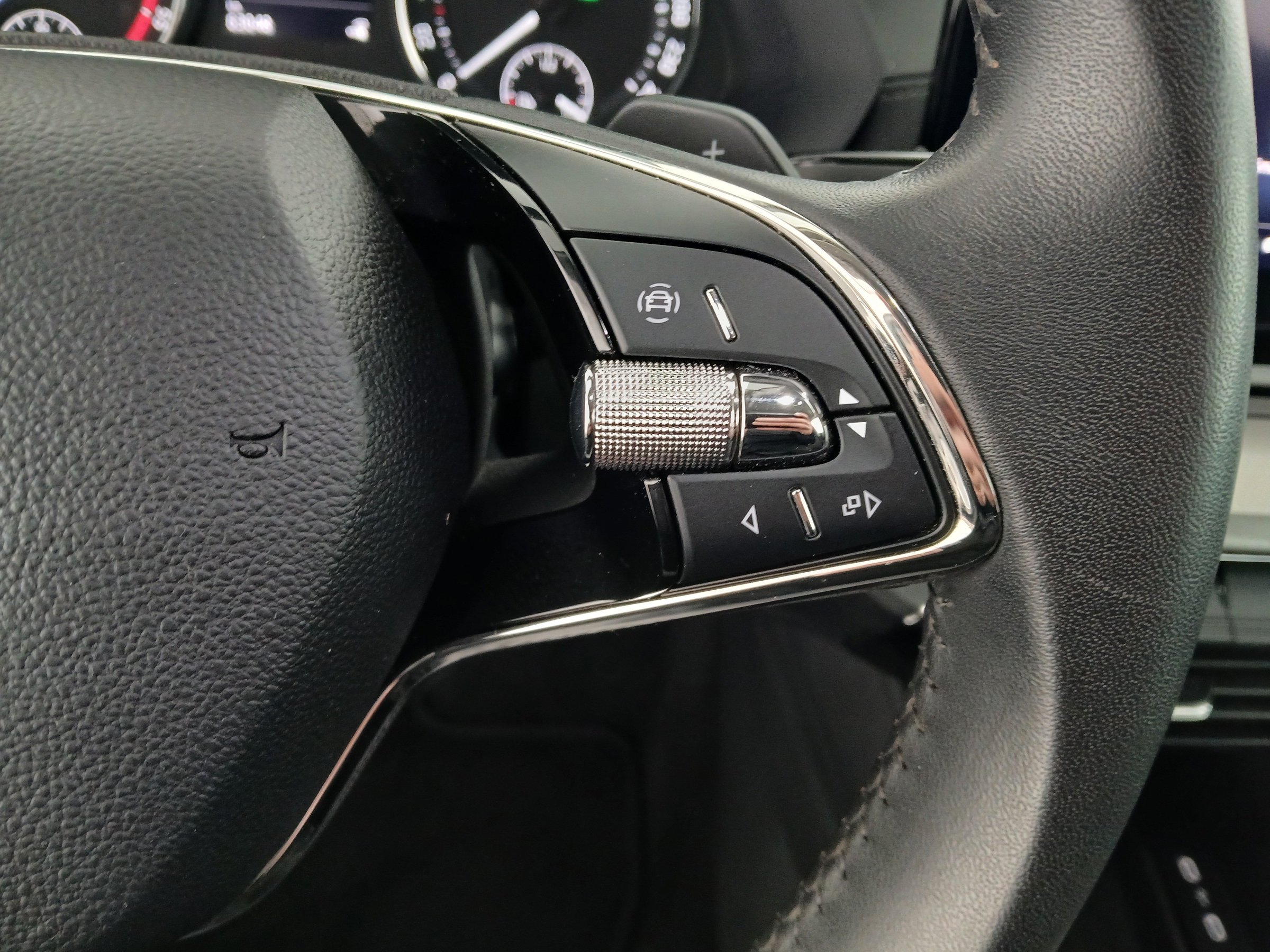 Skoda Octavia Combi 2.0 TDI Ambition | Bild 18 von 28