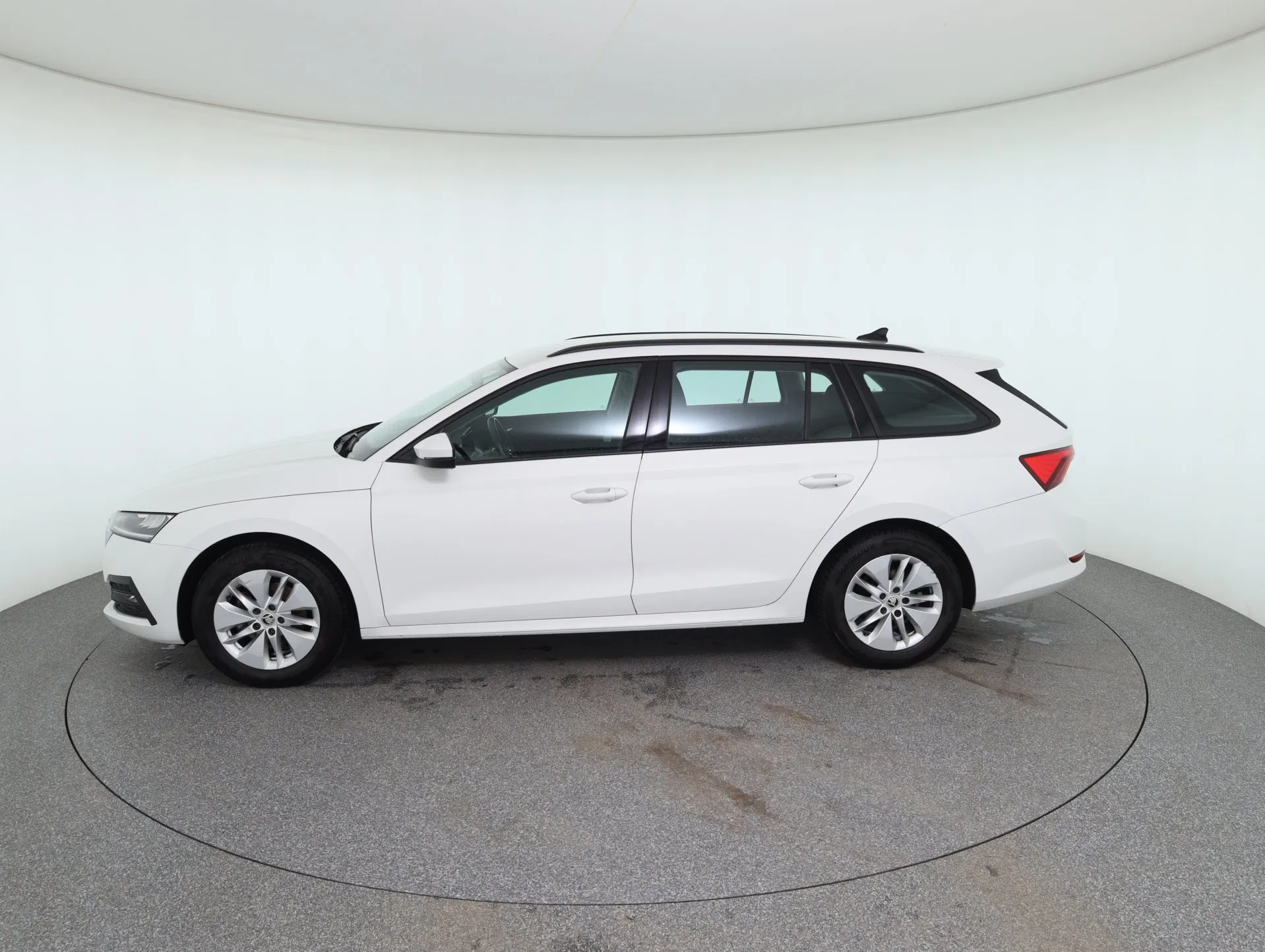 Skoda Octavia Combi 2.0 TDI Ambition | Bild 9 von 28