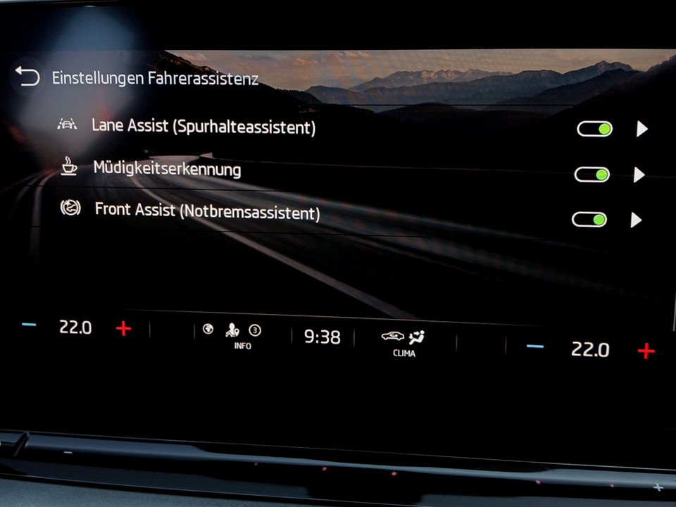 Skoda Octavia Combi 2.0 TDI DSG Ambition | Bild 18 von 22