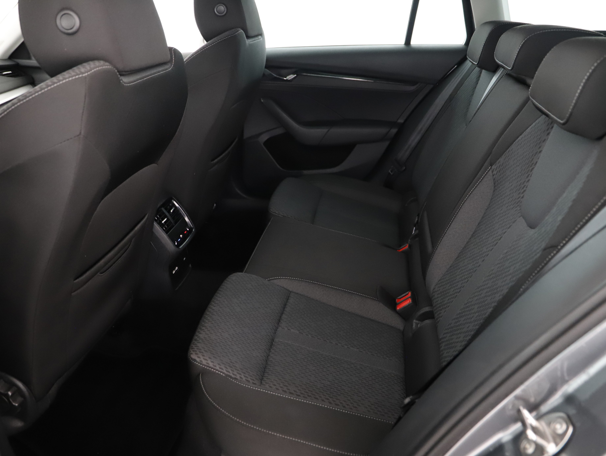 Skoda Octavia Combi 2.0 TDI Ambition | Bild 2 von 22