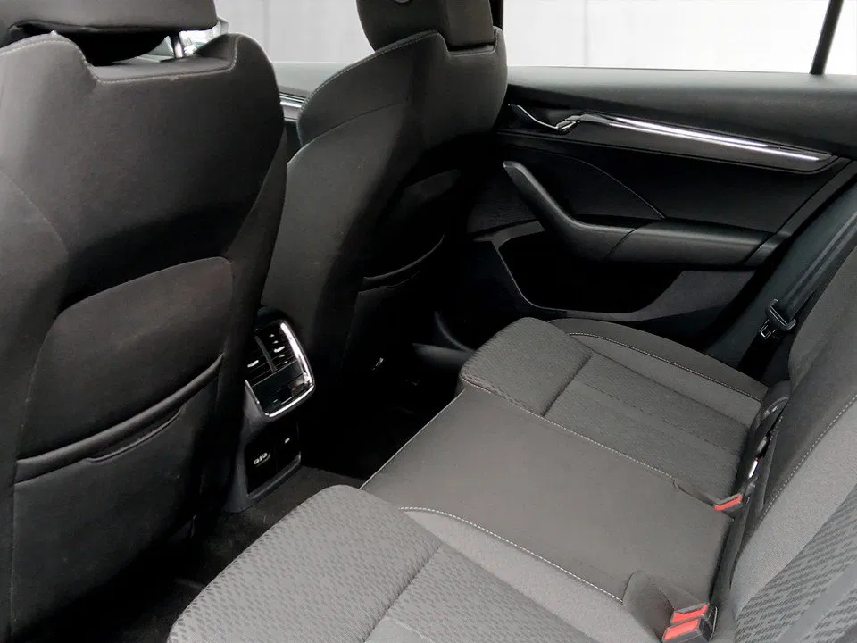 Skoda Octavia Combi 2.0TDI DSG Style | Bild 17 von 20