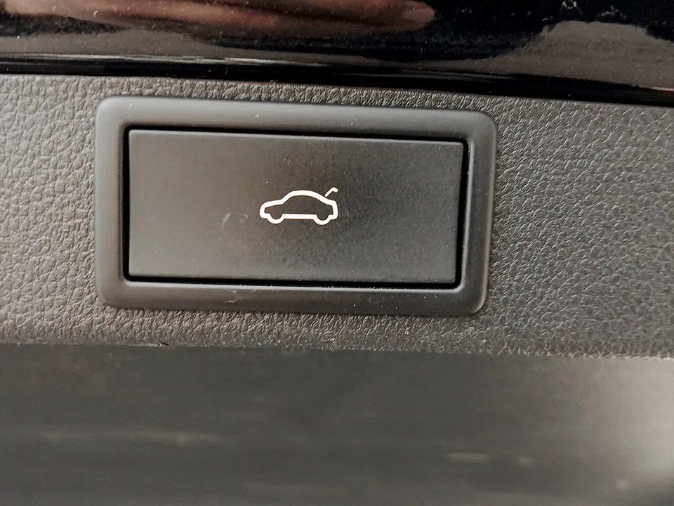 Skoda Octavia Combi 2.0TDI DSG Style | Bild 19 von 20