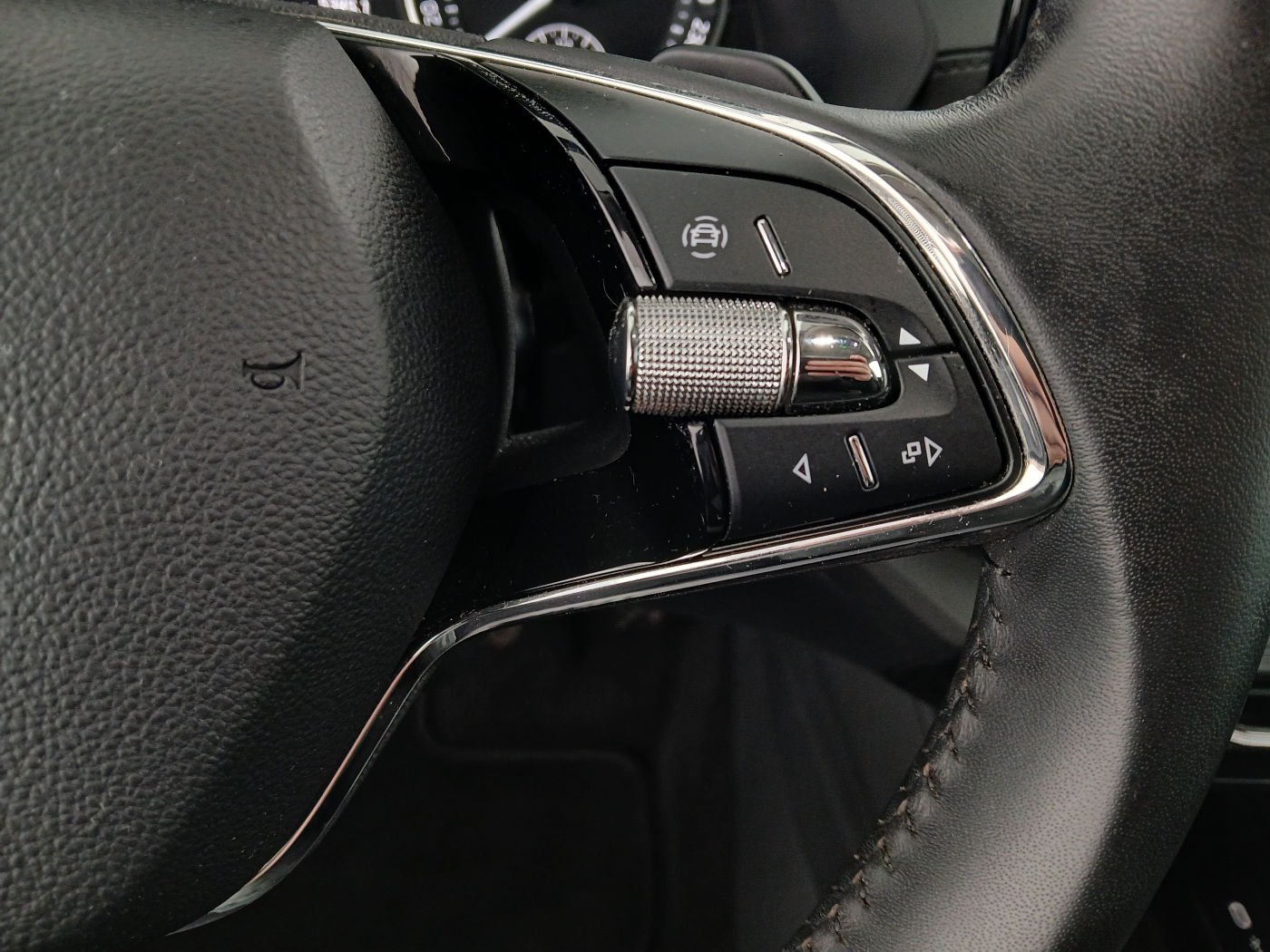 Skoda Octavia Combi 2.0 TDI Ambition | Bild 18 von 28