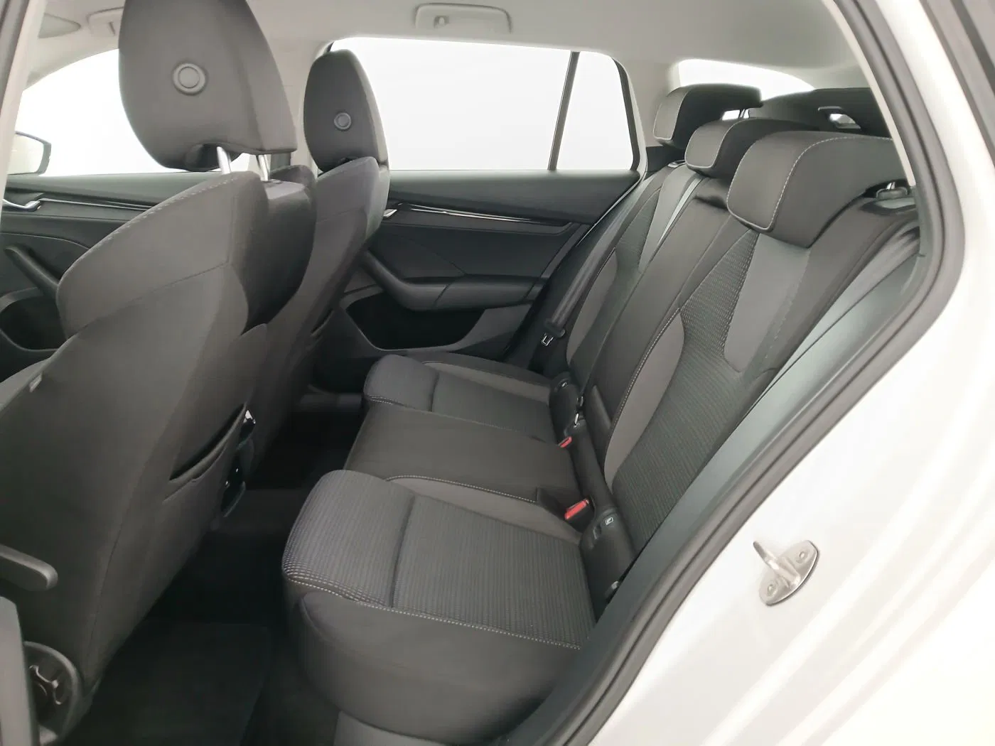 Skoda Octavia Combi 2.0 TDI Ambition | Bild 11 von 28