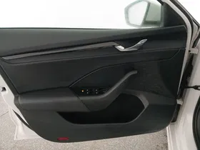 Skoda Octavia Combi 2.0 TDI Ambition | Thumbnail 13 von 28