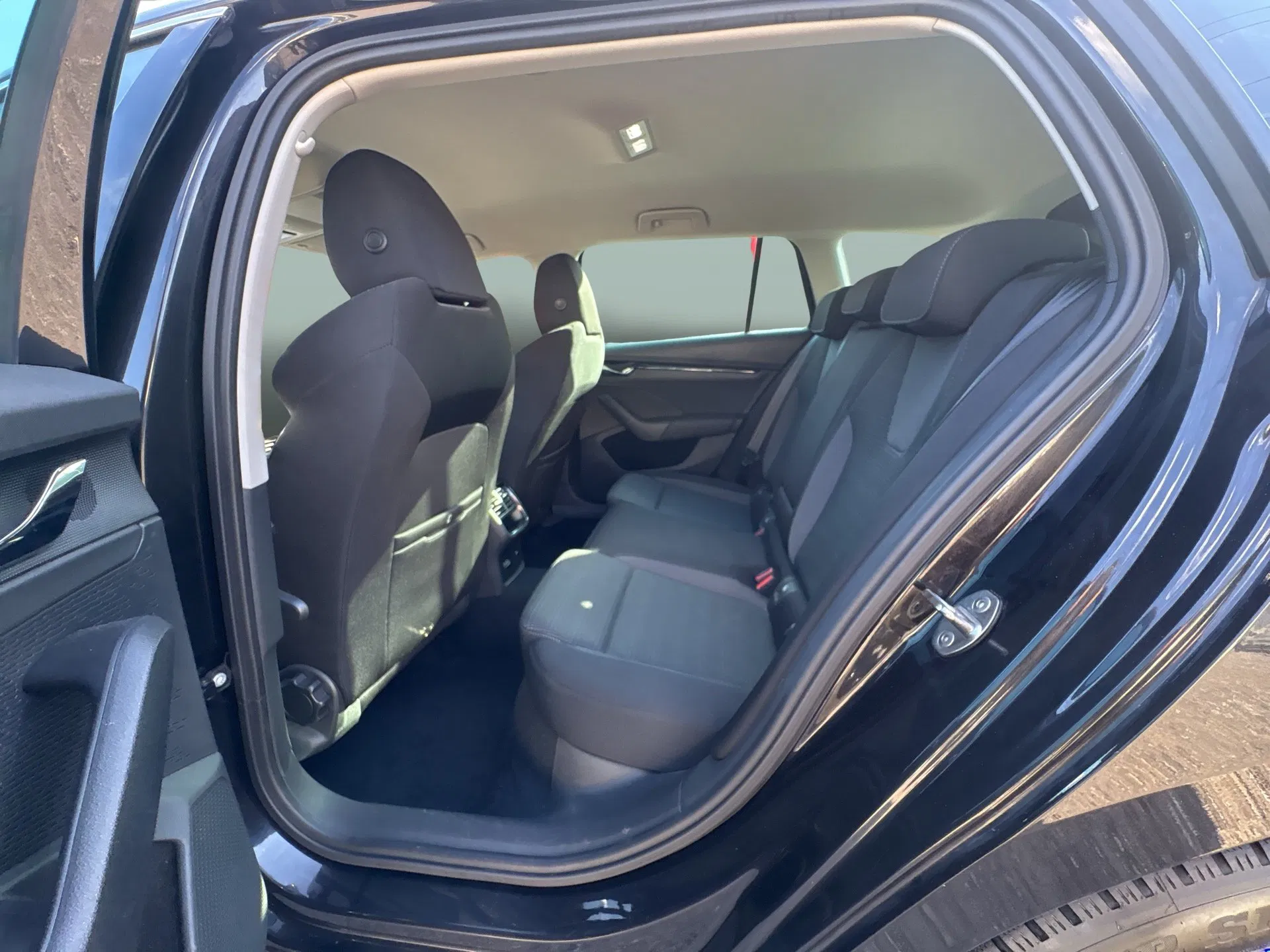 Skoda Octavia Combi 2.0 TDI Ambition | Bild 17 von 21