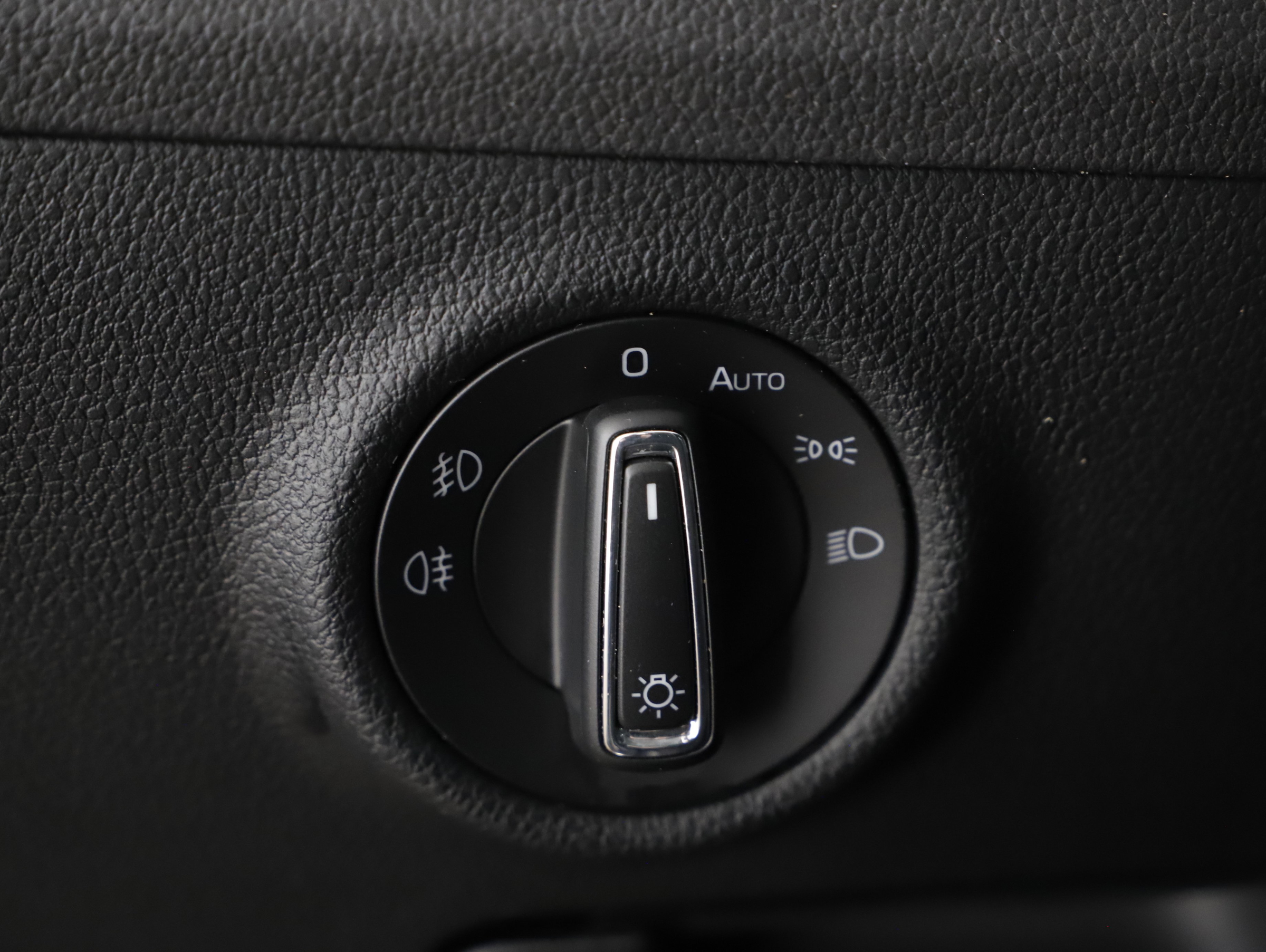 Skoda Superb Combi 2.0 TDI Ambition | Bild 17 von 24