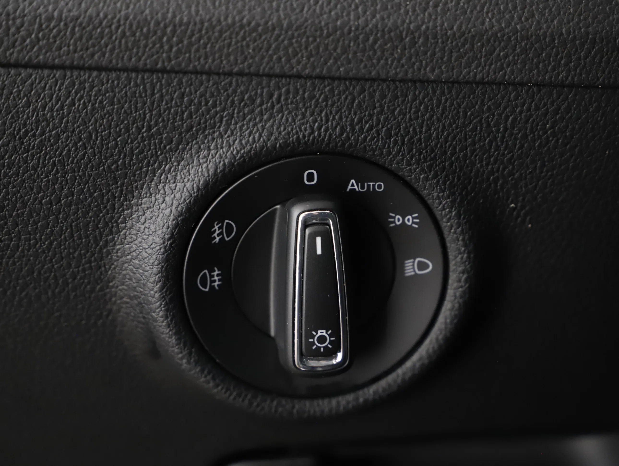 Skoda Superb Combi 2.0 TDI Ambition | Bild 17 von 24