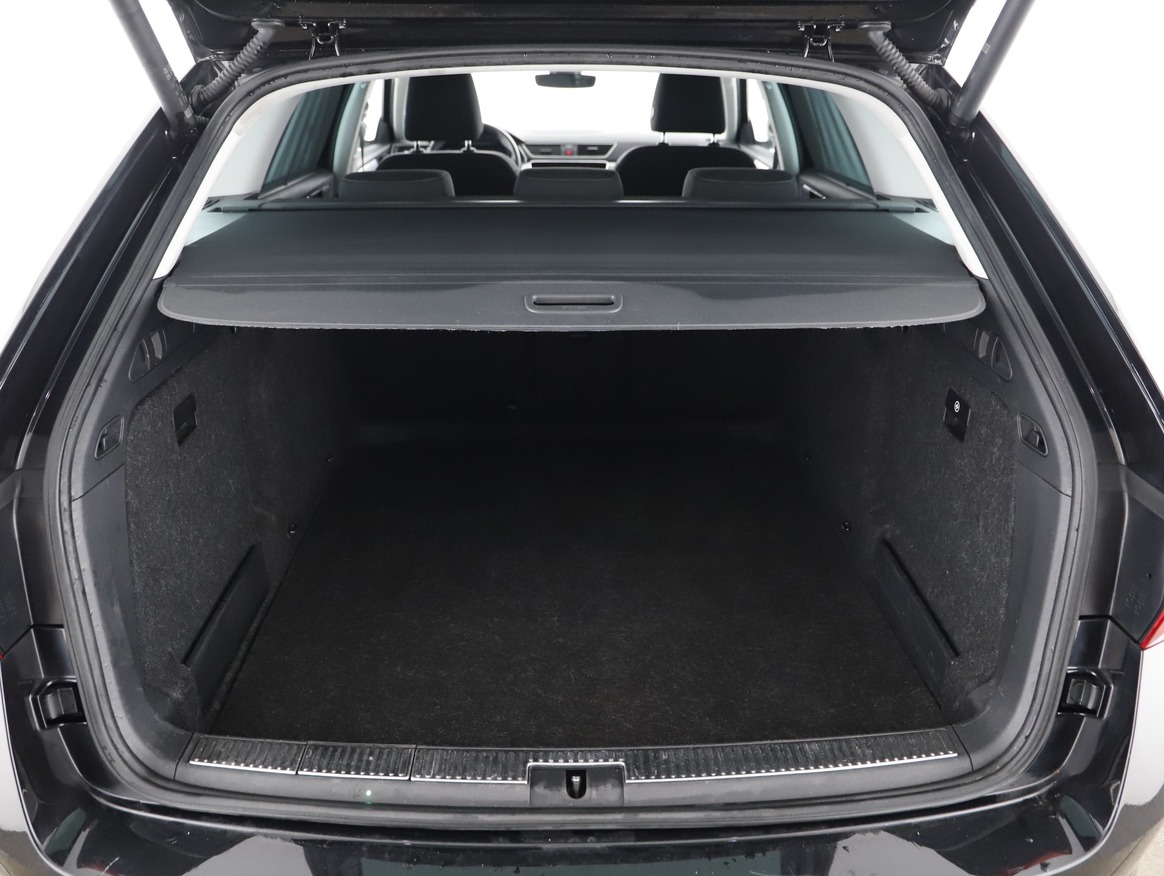 Skoda Superb Combi 2.0 TDI Ambition | Bild 20 von 24