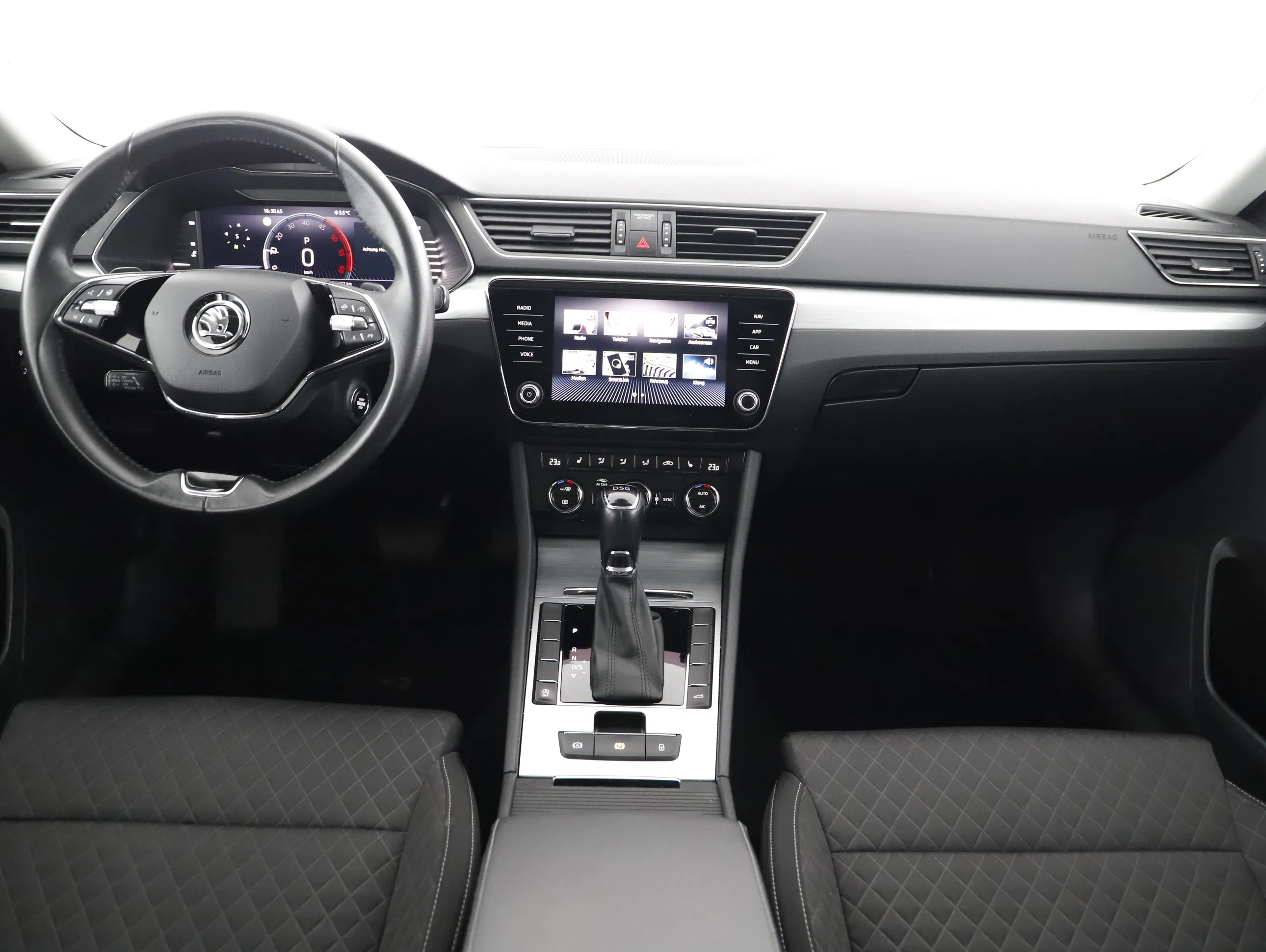 Skoda Superb Combi 2.0 TDI Ambition | Bild 6 von 24